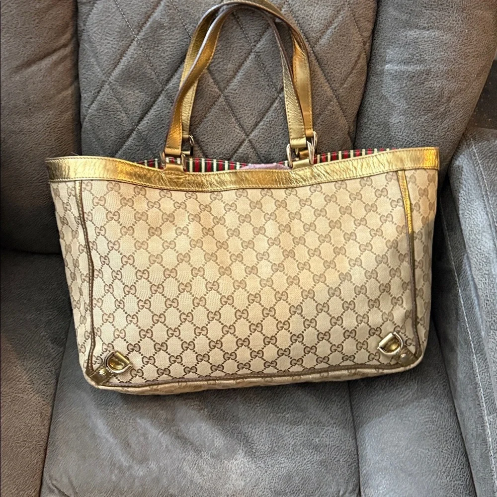 Gucci Beige and Gold Signature Tote - Picture 4 of 8